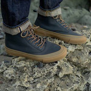 SeaVees Mammoth Boot - Black - 7.5 men's / 9 women's NEW